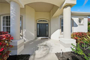 574 PLANTERS MANOR WAY, BRADENTON, FL 34212 - MLS#MFRA4671012