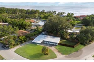 8204 CONSTANCE DRIVE, SARASOTA, FL 34243 - MLS#MFRA4671013