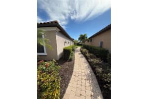 8724 BELLUSSI DRIVE, SARASOTA, FL 34238 - MLS#MFRA4671029