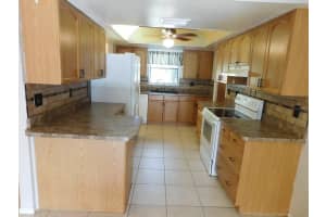 902 PLUM TREE LANE, SARASOTA, FL 34243 - MLS#MFRA4671062