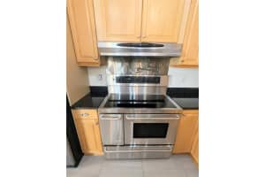 500 JEFFERSON AVENUE, SARASOTA, FL 34237 - MLS#MFRA4671105