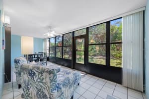 703 OAKVIEW DRIVE, BRADENTON, FL 34210 - MLS#MFRA4671111