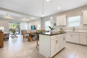 6512 PALM LEAF COURT, SARASOTA, FL 34243 - MLS#MFRA4671196