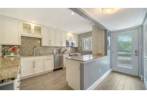 1601 PELICAN POINT DRIVE, SARASOTA, FL 34231 - MLS#MFRA4671227