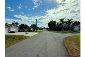 HEDGEWOOD CIR, NORTH PORT, FL 34288 - MLS#MFRA4671292