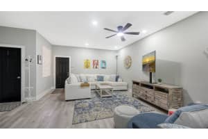 3827 PARKRIDGE CIRCLE, SARASOTA, FL 34243 - MLS#MFRA4671306