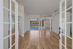 7111 41ST LANE, SARASOTA, FL 34243 - MLS#MFRA4671341