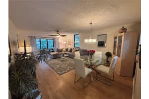 523 SPRING LAKES BOULEVARD, BRADENTON, FL 34210 - MLS#MFRA4671384