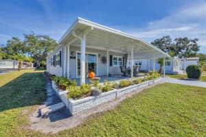 131 OAKWOOD LANE, SARASOTA, FL 34237 - MLS#MFRA4671426