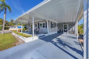 131 OAKWOOD LANE, SARASOTA, FL 34237 - MLS#MFRA4671426