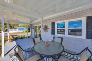 131 OAKWOOD LANE, SARASOTA, FL 34237 - MLS#MFRA4671426