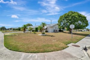 1238 VALLEY FORGE BOULEVARD, SUN CITY CENTER, FL 33573 Sold 12/12/25