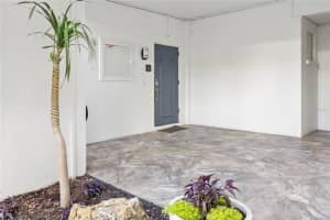 400 GOLDEN GATE POINT, SARASOTA, FL 34236 - MLS#MFRA4671447