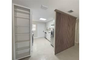 1757 HILLVIEW STREET, SARASOTA, FL 34239 - MLS#MFRA4671519