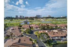 2323 Harbour Oaks Dr, LONGBOAT KEY