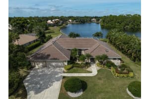 7570 LINKS COURT, SARASOTA, FL 34243 - MLS#MFRA4671578