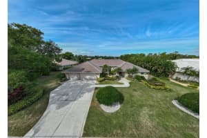 7570 LINKS COURT, SARASOTA, FL 34243 - MLS#MFRA4671578