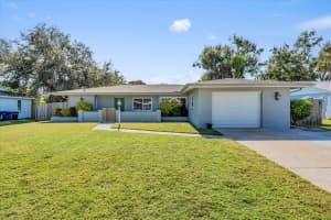3374 BOUGAINVILLEA STREET, SARASOTA, FL 34239 - MLS#MFRA4671588
