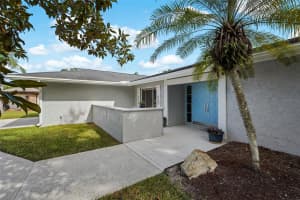 5720 TIMBER LAKE CIRCLE, SARASOTA, FL 34243 - MLS#MFRA4671628