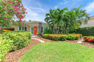 136 Crescent Dr, ANNA MARIA 136 Crescent Dr, ANNA MARIA