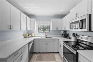 6104 29TH AVENUE, BRADENTON, FL 34209 - MLS#MFRA4671671