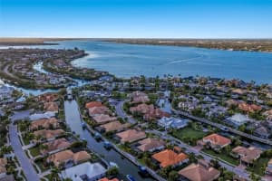 525 Mast Dr, BRADENTON