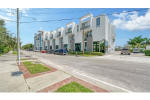 1558 4th St #210, SARASOTA