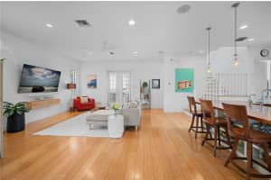 1723 OAK STREET, SARASOTA, FL 34236 - MLS#MFRA4671825