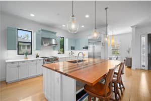 1723 OAK STREET, SARASOTA, FL 34236 - MLS#MFRA4671825