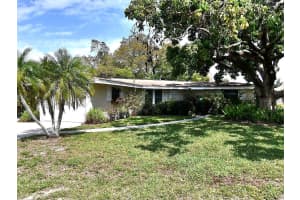 3715 Mundy Ridge Dr, SARASOTA
