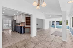 217 SOUTHAMPTON DRIVE, VENICE, FL 34293 - MLS#MFRA4671902