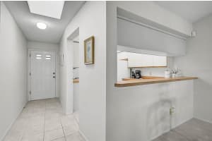 5633 AVISTA DRIVE, SARASOTA, FL 34243 - MLS#MFRA4671903