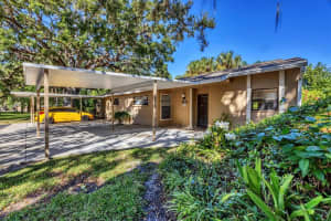 4715 VILLAGE GARDENS DRIVE, SARASOTA, FL 34234 - MLS#MFRA4671908