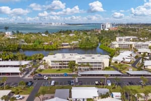 101 WHISPERING SANDS DRIVE, SARASOTA, FL 34242 - MLS#MFRA4671955