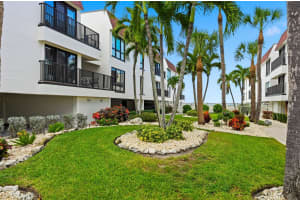 5806 GULF DRIVE, HOLMES BEACH, FL 34217 Sold 11/21/25