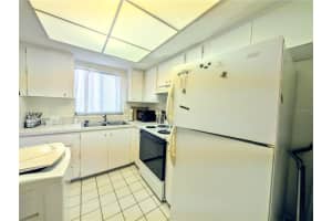 3559 LAKE BAYSHORE DRIVE, BRADENTON, FL 34205 - MLS#MFRA4671981