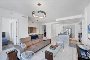 111 PINEAPPLE AVENUE, SARASOTA, FL 34236 - MLS#MFRA4672019