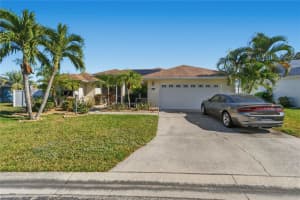 2323 PASO FINO DRIVE, SARASOTA, FL 34240 - MLS#MFRA4672277