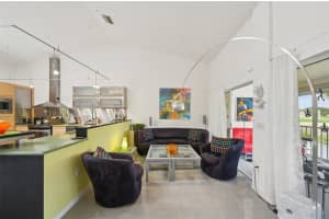 5588 GOLF POINTE DRIVE, SARASOTA, FL 34243 - MLS#MFRA4672310