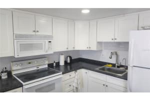 1707 28TH AVENUE DRIVE, BRADENTON, FL 34205 - MLS#MFRA4672324