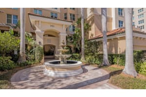 385 N POINT ROAD, OSPREY, FL 34229 - MLS#MFRA4672342