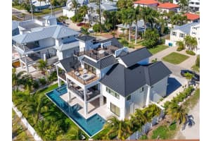 305 55TH STREET, HOLMES BEACH, FL 34217 - MLS#MFRA4672370