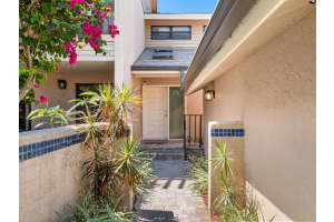 5228 LANDINGS BOULEVARD, SARASOTA, FL 34231 - MLS#MFRA4672392