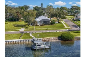 7927 LONGBAY BOULEVARD, SARASOTA, FL 34243 - MLS#MFRA4672404