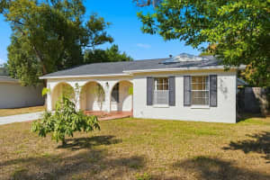 2105 BARCLAY ROAD, TAMPA, FL 33612 - MLS#MFRA4672472