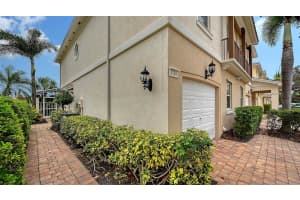 1749 BURGOS DRIVE, SARASOTA, FL 34238 - MLS#MFRA4672552