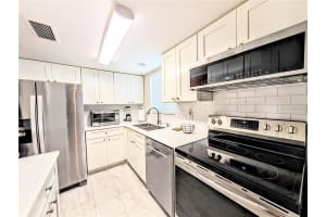 1581 LEISURE DRIVE, BRADENTON, FL 34207 - MLS#MFRA4672571