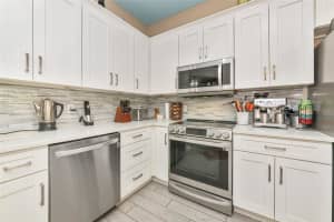 6241 FOXGLOVE LANE, LAKEWOOD RANCH, FL 34202 Sold 01/16/26