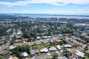 2434 CARLISLE PLACE, SARASOTA, FL 34231 - MLS#MFRA4672633