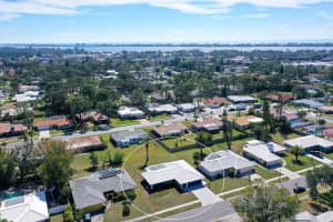 2434 CARLISLE PLACE, SARASOTA, FL 34231 - MLS#MFRA4672633